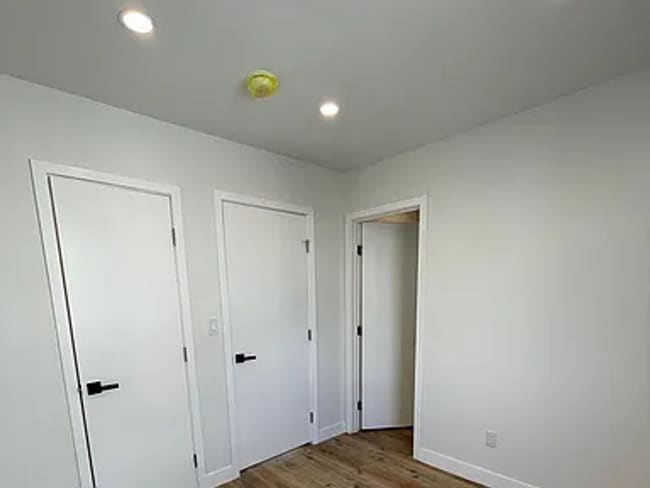 Building Photo - Modern 3BD/2BA in Arts District! Pet Frien...