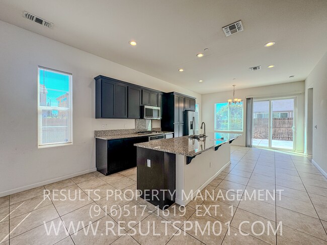 Building Photo - Gorgeous upgraded Home! Spacious 4 bedroom...