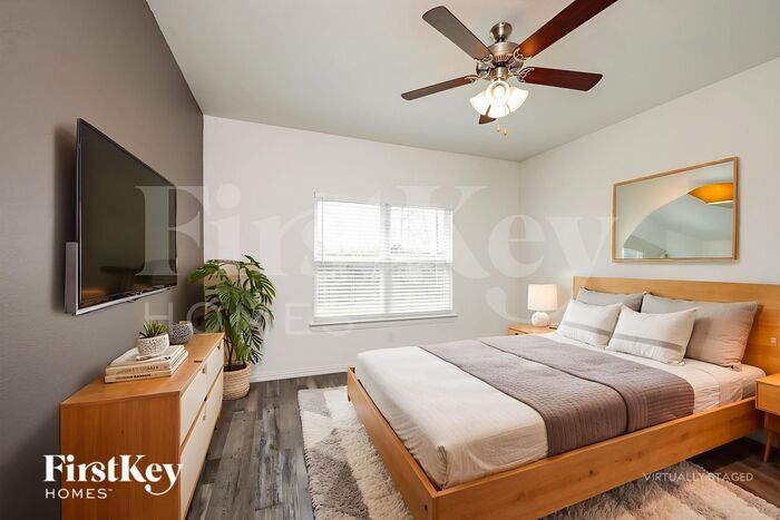 Building Photo - 7332 Parkside Pl Dr