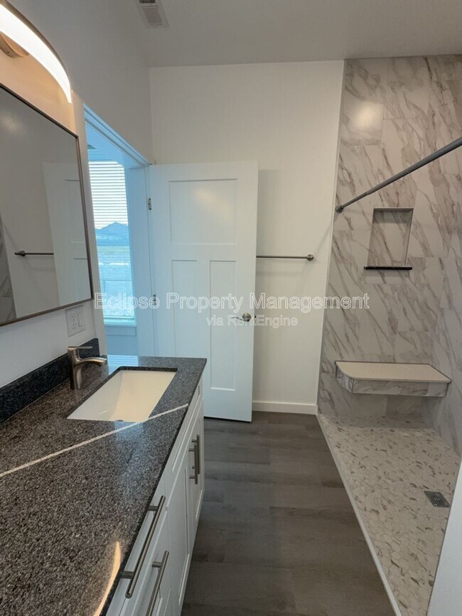 Building Photo - 147 Buena Vista Dr