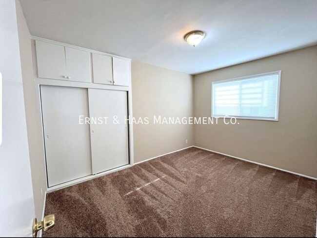 Building Photo - 510 Roycroft Ave