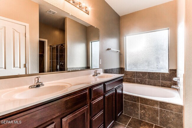 Building Photo - 14466 Miguel Terrazas Dr