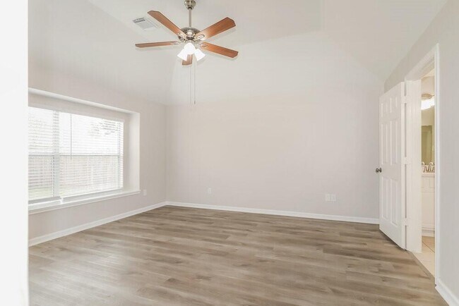 Building Photo - 2439 Ligustrum Flower Dr