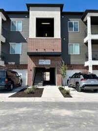 Building Photo - Modern 3-Bedroom Condo for Rent in Lehi – ...