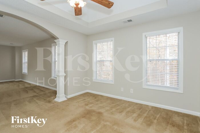 Building Photo - 205 Crown Oaks Ct