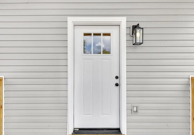 Building Photo - BRAND NEW!!!!! THIS HOME IS PET FRIENDLY!!!!!