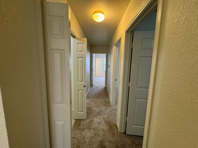Building Photo - 311 Cedar Ridge Dr