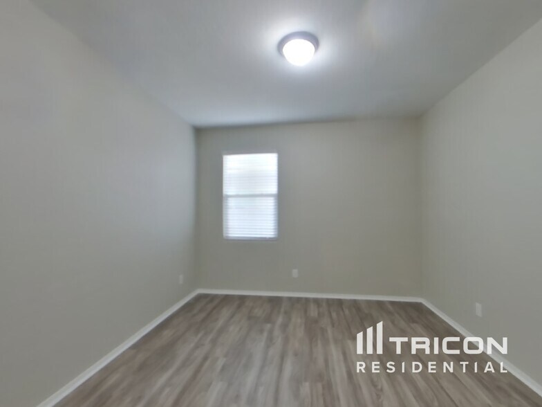 Building Photo - 10358 E Lupine Ln