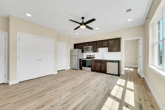 Building Photo - West Beverly Lofts - 205