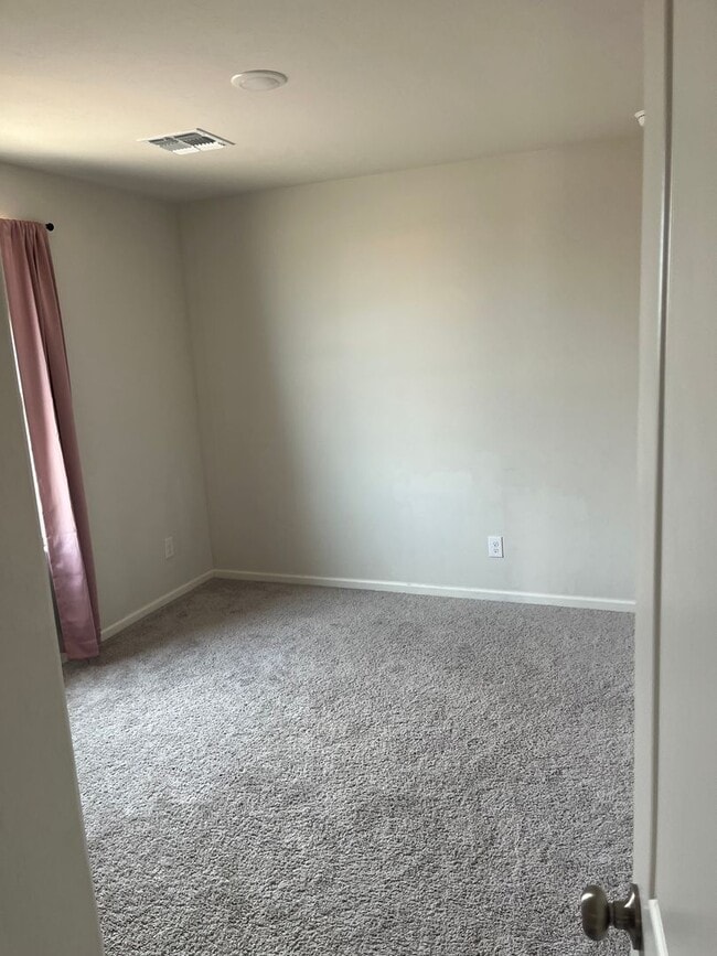 Building Photo - Beautiful 4 Bedroom 3 Bathroom home in the highly desired neighborhood at Canyons at Whetstone in...