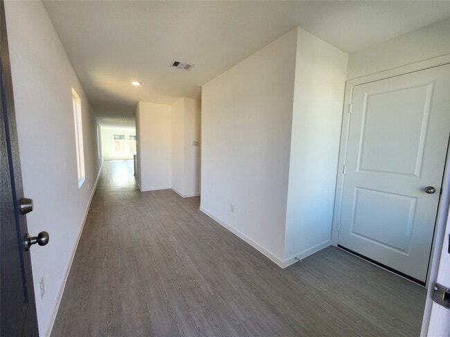 Building Photo - 1615 Winwood Dr