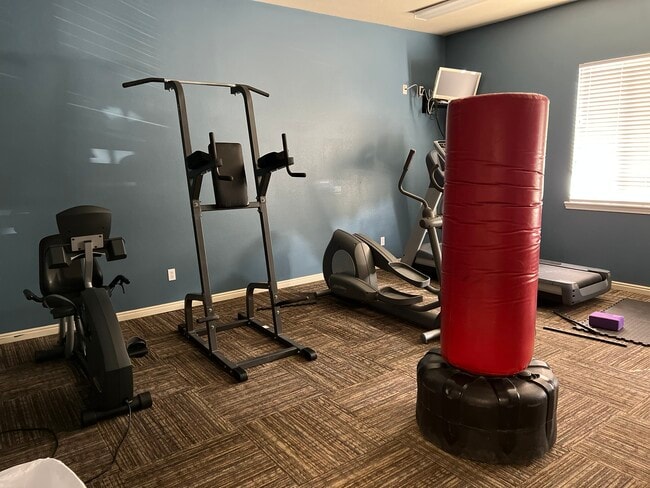 Building Photo - 956 W 580 S