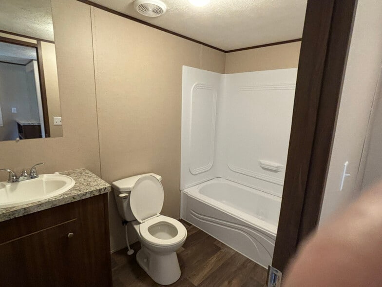 Building Photo - 713 Vandevender Dr