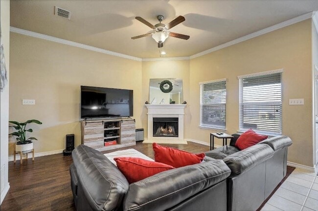 Building Photo - 11701 Summer Springs Dr