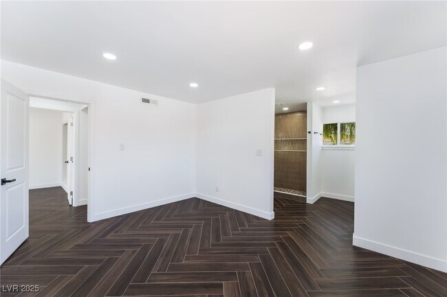 Building Photo - 569 Canosa Ave