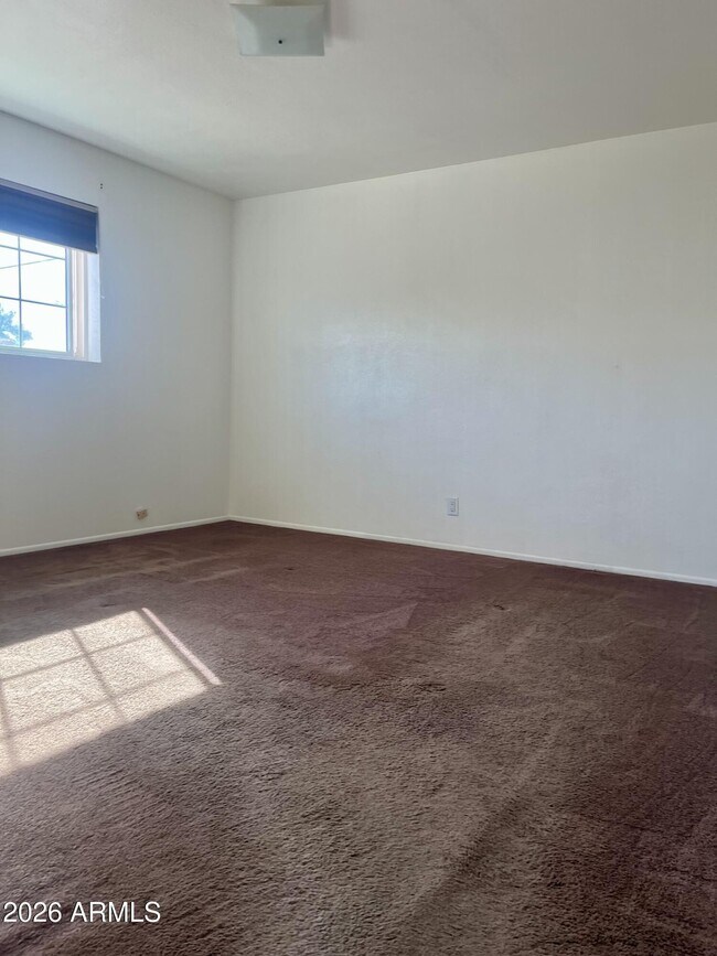 Building Photo - 2315 W Butler Dr