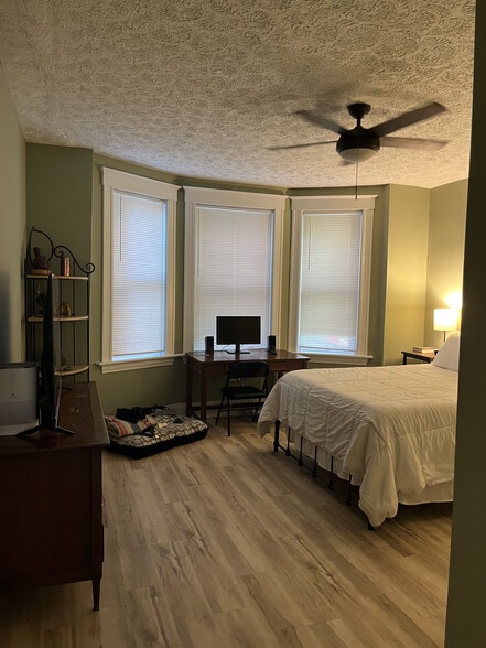 Bedroom 2 - 3819 Applegate Ave