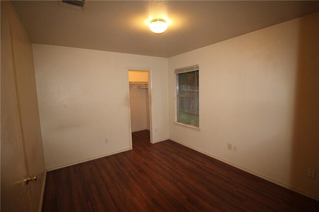 Building Photo - 8502 Apple Carrie Cove