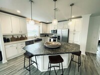 Building Photo - 34628 Ballyhoo Dr