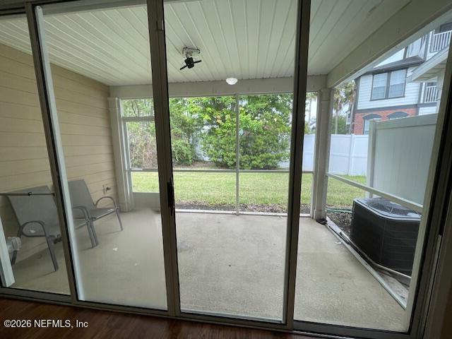 Building Photo - 4199 Highwood Dr