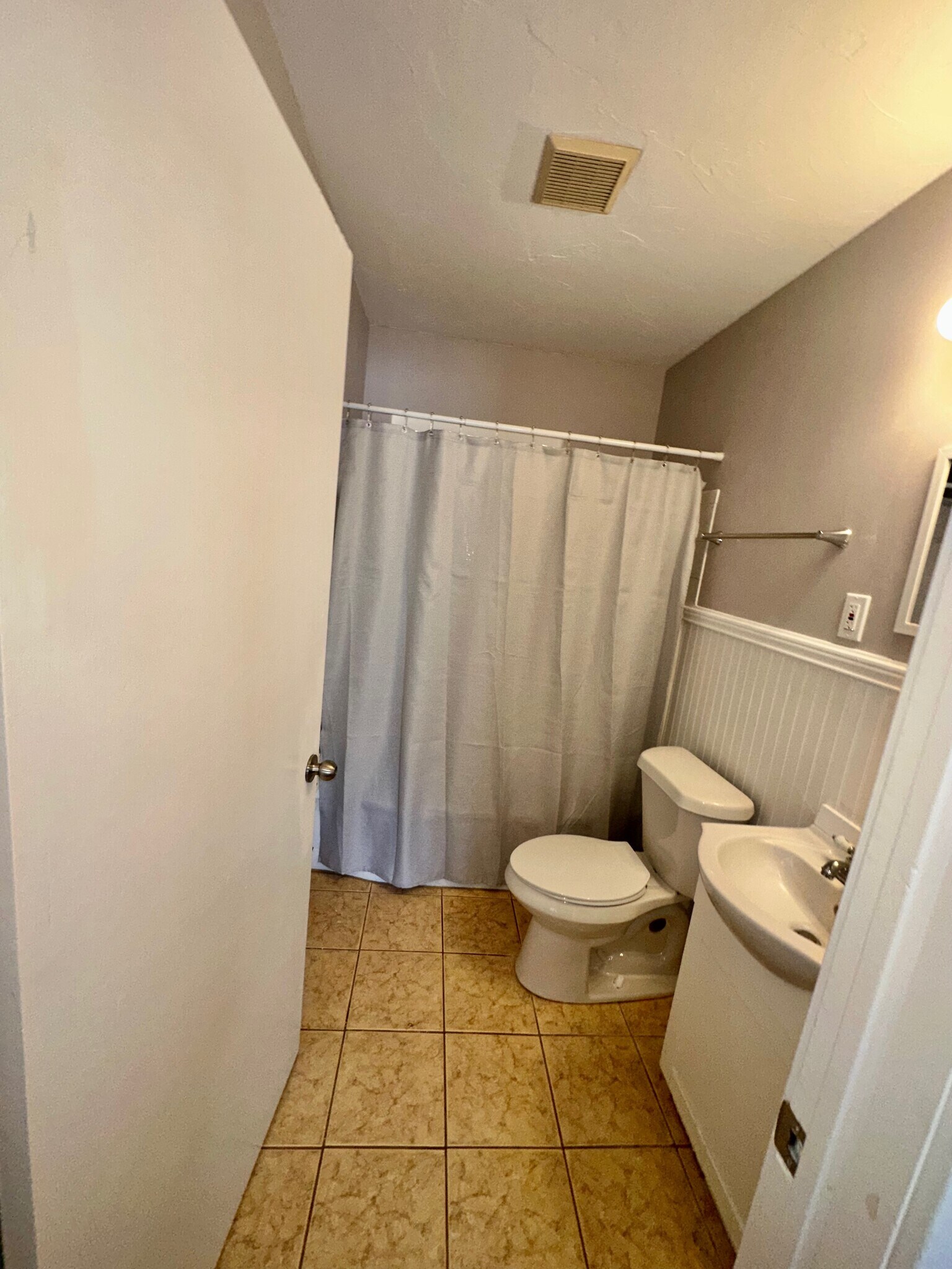 Building Photo - 1030 Canton