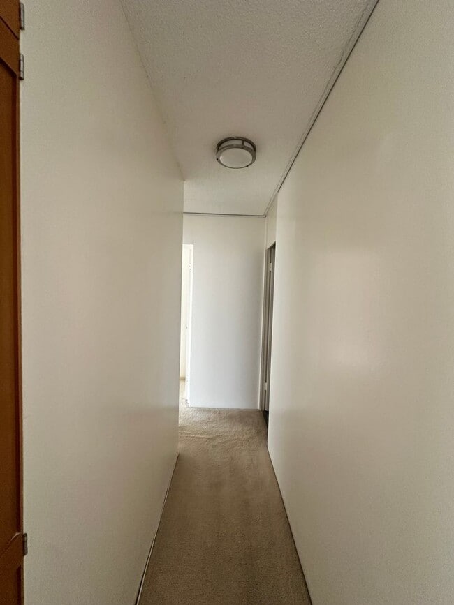 Building Photo - 1050 Kinau St