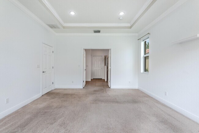 Building Photo - 1367 NW Leonardo Cir