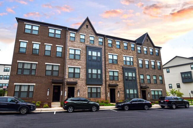 Primary Photo - Location!! Like-New!! Convenience!!