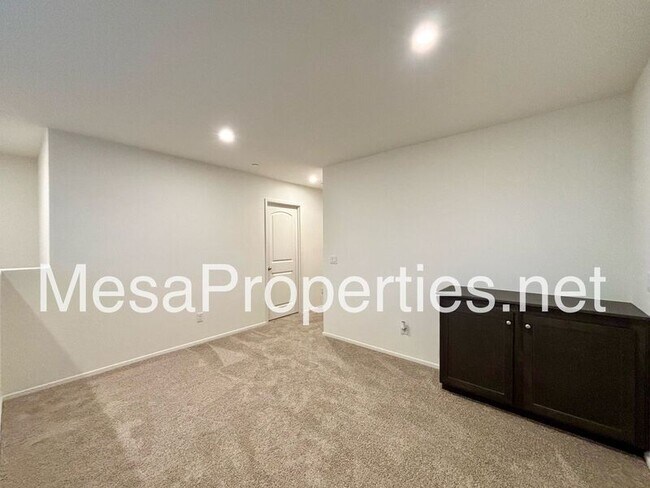 Building Photo - 14960 Coppola St