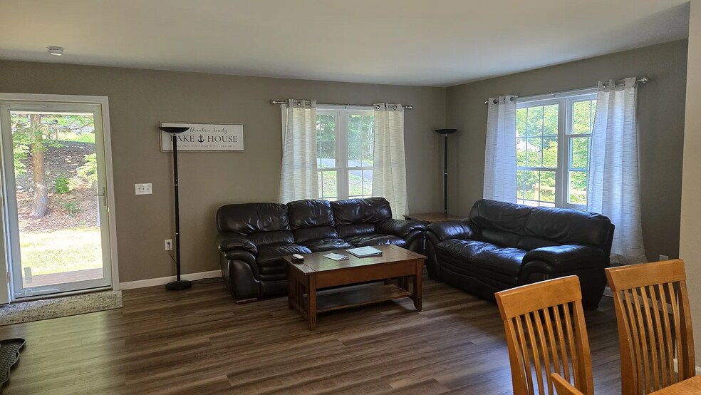 1st floor living room with flat-screen TV. - 17 Ryswick St