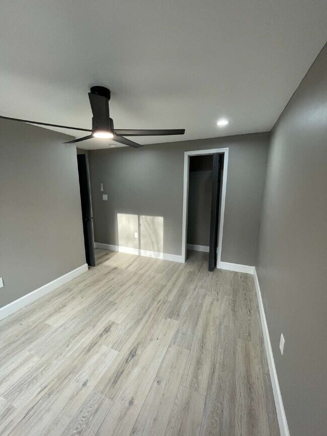 Building Photo - NEW 4 Bedroom Remodel with GARAGE!