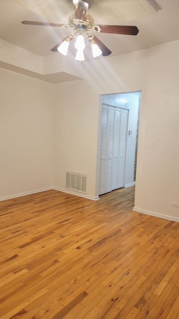 Building Photo - 4053 S Calumet Ave