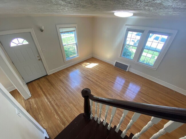 Building Photo - 353 N 35th Ave