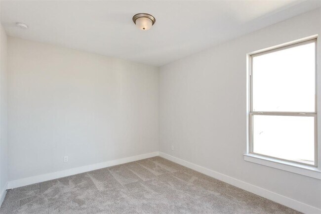 Building Photo - 21311 Blue Wood Aster Ct