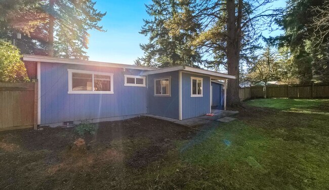 Building Photo - Bright Rambler in Quiet, Convenient Neighborhood