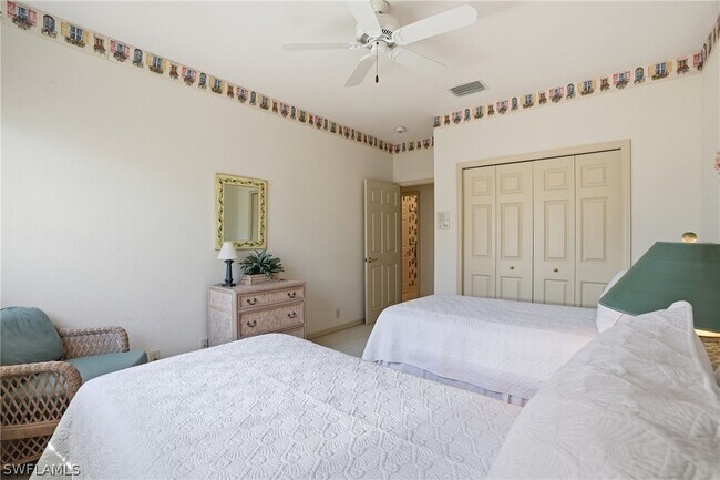 Building Photo - 483 Palo Verde Dr