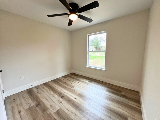 Building Photo - 9905 Coward Mill Rd