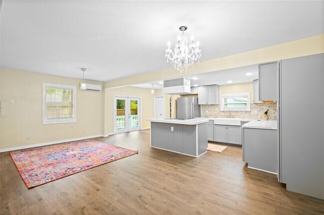 Building Photo - 245 S Rhodes St