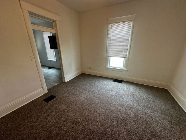 Building Photo - 1402 Prospect Ave