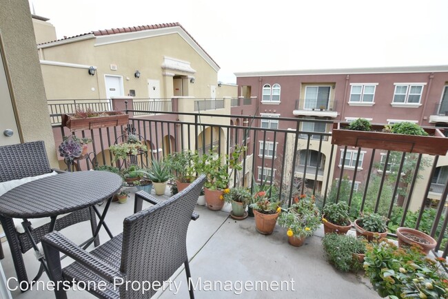 Building Photo - 2 br, 2 bath House - 700 S Abel St #505