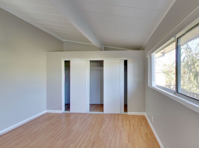 Building Photo - 2554 E 16th St