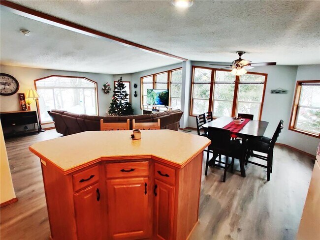 Building Photo - 20361 Rolling Acres Dr