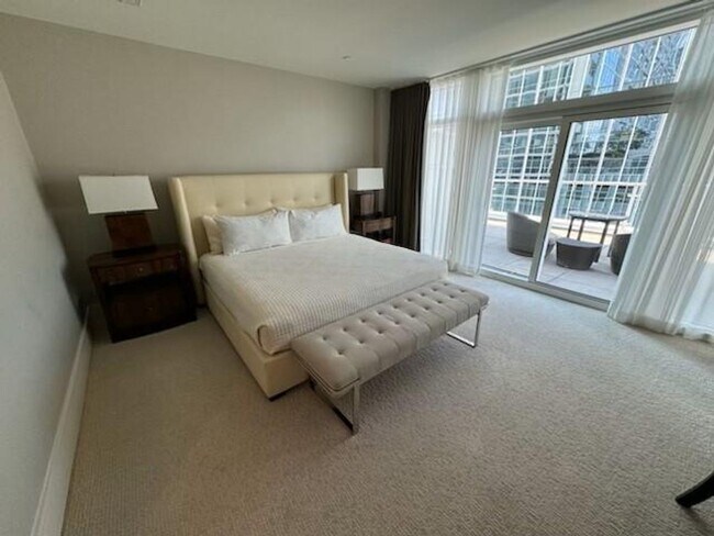 Building Photo - 10 Terminus Luxury 2 Bedroom Condo in Heart of Buckhead