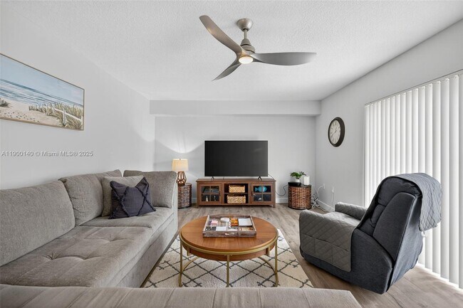 Building Photo - 2701 27th Ct