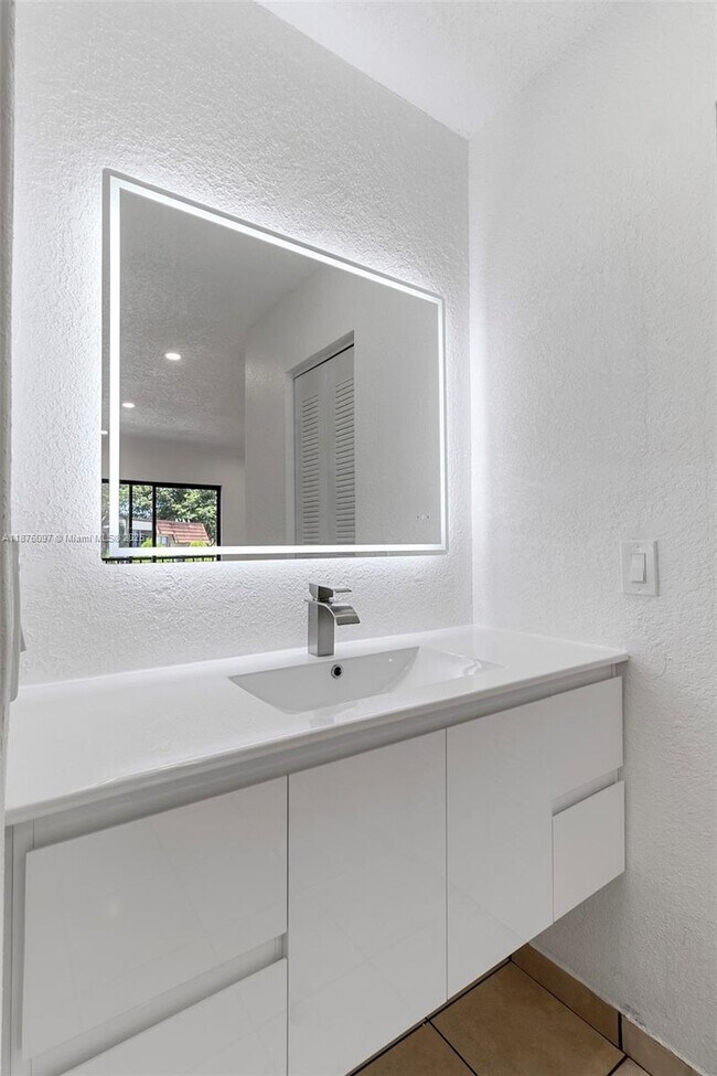 Building Photo - 6485 W 27th Ave