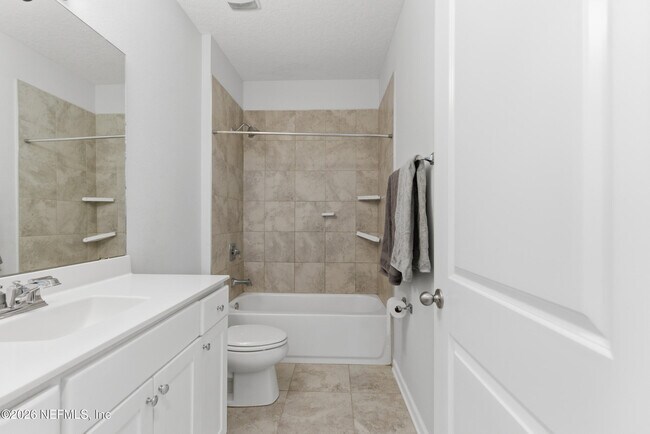 Building Photo - 454 Willow Lake Dr