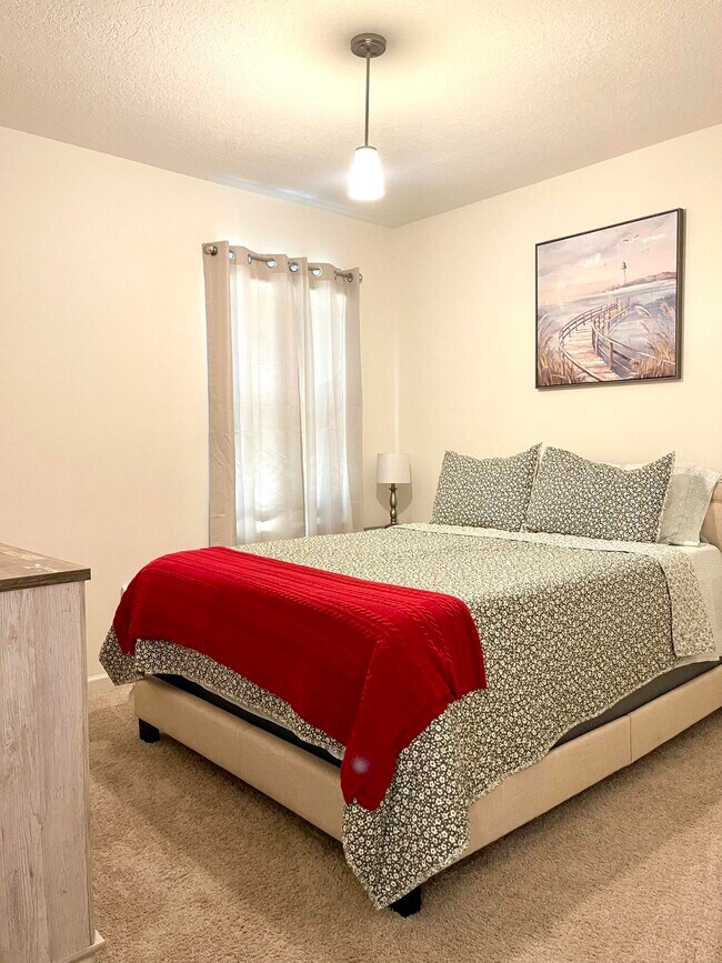 Building Photo - 10574 SW Cambria Ln