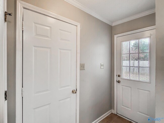 Building Photo - 116 Portal Ln