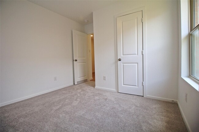 Building Photo - 3218 Elm Br Dr