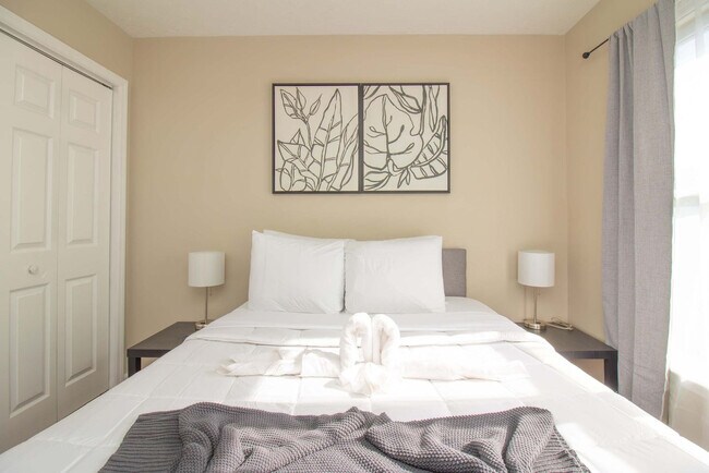 Building Photo - 1930 16th Ave